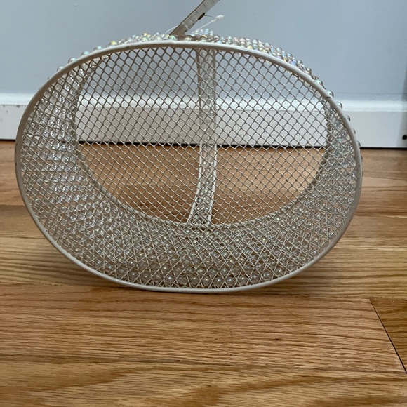 Beaded Basket white - Picture 4 of 5